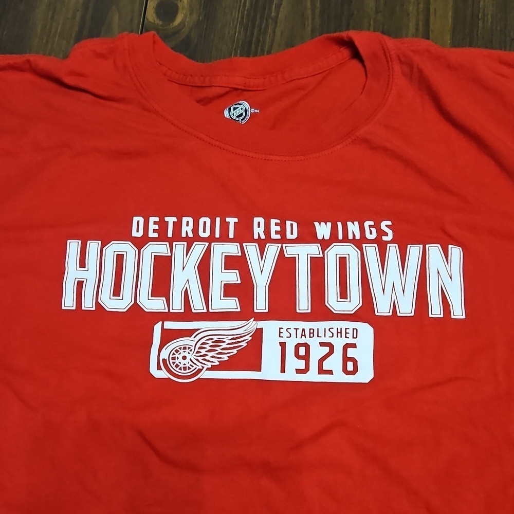 NHL Red T-Shirt with Logo - Picture 2 of 8